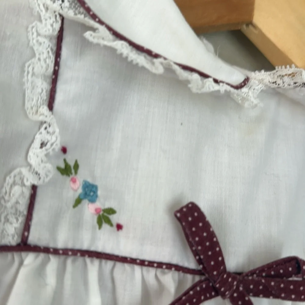 Vintage White Baby Dress with Embroidered Details 12 months - Picture 3 of 9